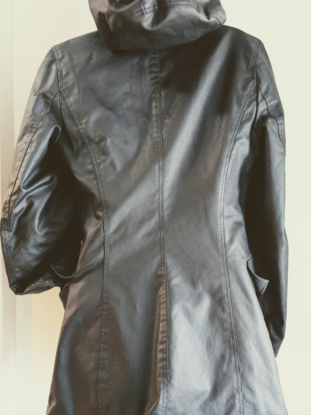 m0851 Waxed Cotton Double Breasted Hooded Coat | Made in Canada | Size 6 - Picture 7 of 8